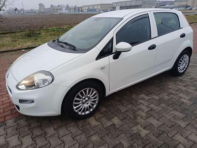 Usata Fiat Punto Lounge 95 CV (69 kW) 2017 Other Berlina