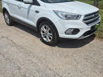 Usata Ford Kuga 120 CV (88 kW) 2019 Bianco SUV