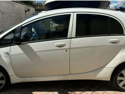 Begagnad Peugeot iON 50 kW (68 HK) 2012 Vit Halvkombi