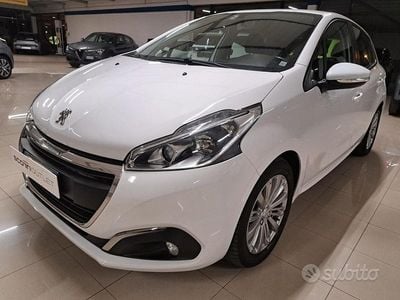 Usata Peugeot 208 Allure 83 CV (61 kW) 2019 Bianco Utilitaria