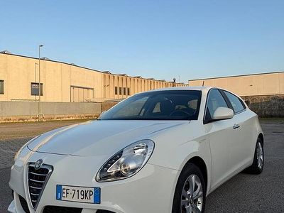 Usata Alfa Romeo Giulietta Distinctive 170 CV (125 kW) 2010 Bianco Utilitaria