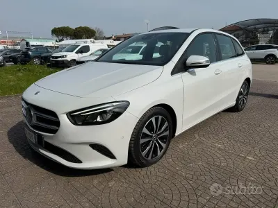 Usata Mercedes B180 116 CV (85 kW) 2021 Bianco Utilitaria