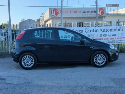 Usata Fiat Punto Street 95 CV (69 kW) 2018 Nero Utilitaria