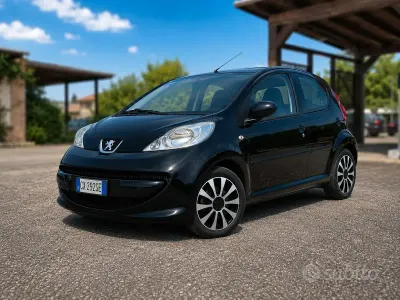 Usata Peugeot 107 68 CV (50 kW) 2005 Nero Utilitaria