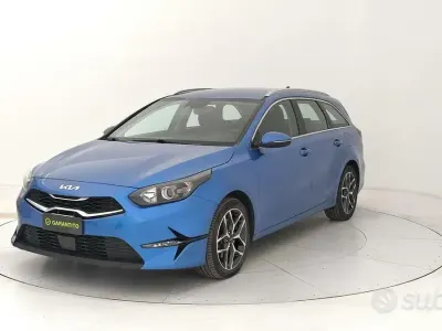 Usata Kia Ceed 136 CV (100 kW) 2023 Blu Utilitaria