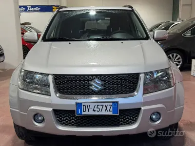 Second-hand Suzuki Grand Vitara 129 CP (94 kW) 2009 Gri SUV