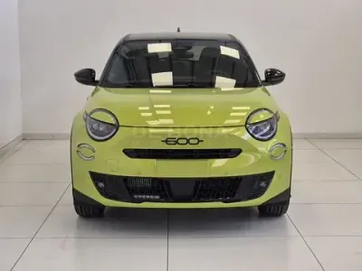 Nuova Fiat 600 Sport 101 CV (74 kW) 2026 Verde SUV