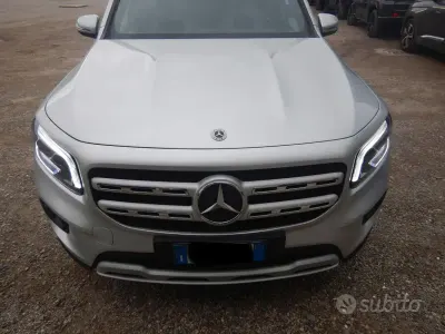 Usata Mercedes GLB180 116 CV (85 kW) 2022 Grigio SUV