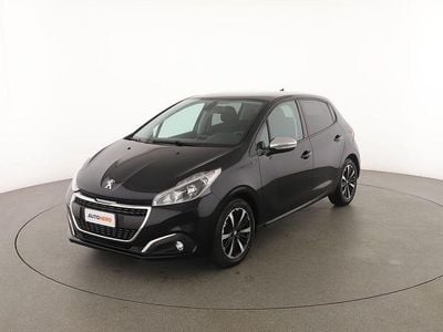 Usata Peugeot 208 Signature Sky 83 CV (61 kW) 2019 Nero Utilitaria
