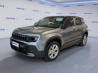 Usata Jeep Avenger Altitude 101 CV (74 kW) 2023 Gray SUV