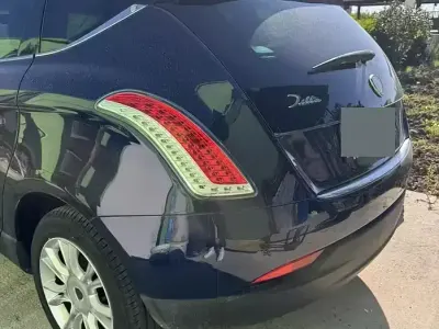 Usata Lancia Delta 120 CV (88 kW) 2011 Blu Utilitaria
