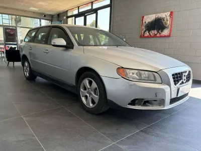 Usata Volvo V70 Momentum 175 CV (128 kW) 2024 Grigio Station wagon