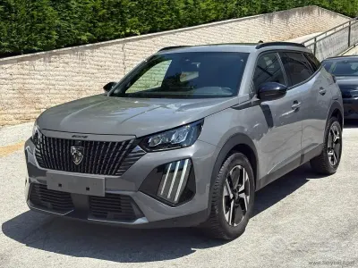 Usata Peugeot 2008 Allure 100 CV (73 kW) 2025 Grigio SUV