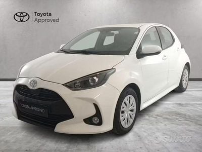Second-hand Toyota Yaris Active 72 CP (52 kW) 2023 Alb Hatchback