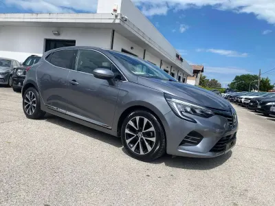 Usata Renault Clio V Techno 101 CV (74 kW) 2023 Grigio Berlina