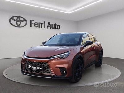 Usata Lexus LBX 136 CV (100 kW) 2024 Grigio SUV