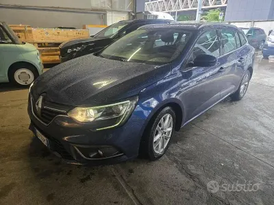 Usata Renault Mégane GrandTour 116 CV (85 kW) 2020 Blu Station wagon