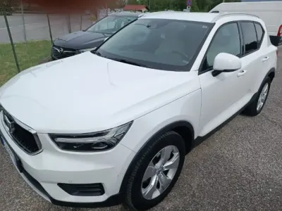 Usata Volvo XC40 Momentum 156 CV (114 kW) 2019 Bianco SUV