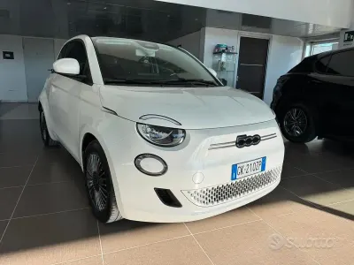Usata Fiat 500e Icon 42 kW (58 CV) 2022 Bianco Cabrio