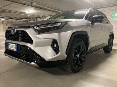 Usata Toyota RAV4 Hybrid Style 178 CV (130 kW) 2024 Argento SUV