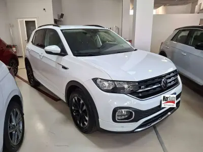 Usata VW T-Cross R-line 110 CV (80 kW) 2022 Bianco SUV