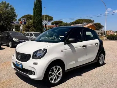 Usata Smart ForFour 71 CV (52 kW) 2017 Bianco Utilitaria