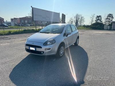 Usata Fiat Punto Lounge 77 CV (56 kW) 2013 Grigio Utilitaria