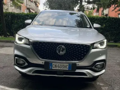 Usata MG HS Comfort 162 CV (119 kW) 2023 Grigio SUV