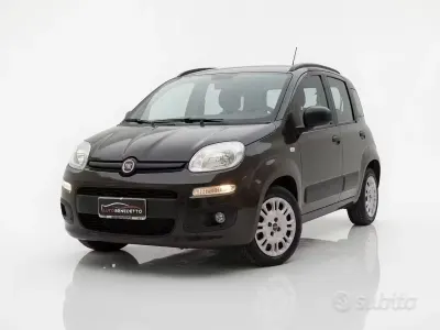 Usata Fiat Panda Lounge 75 CV (55 kW) 2013 Viola Utilitaria