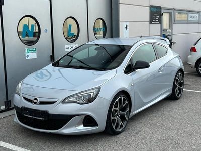 usata Opel Astra 2.0 Turbo 280CV OPC 280CV