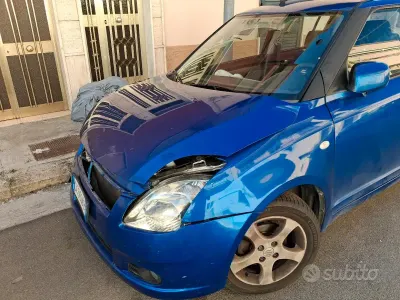 Usata Suzuki Swift 92 CV (67 kW) 2005 Bluazzurro Utilitaria
