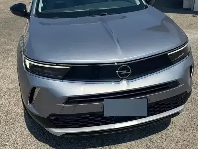 Usata Opel Mokka 101 CV (74 kW) 2024 Grigio SUV