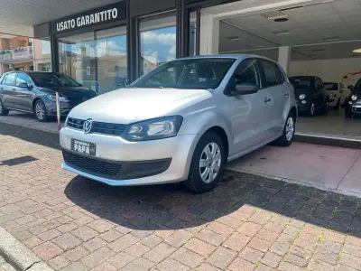Käytetty VW Polo 60 HP (44 kW) 2011 Harmaa Viistoperä