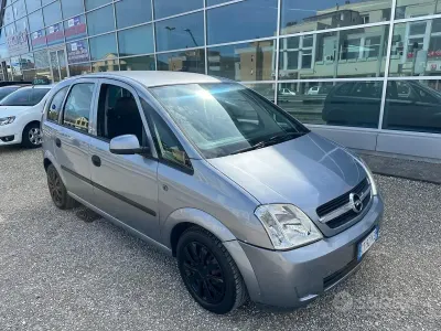 Usado Opel Meriva Enjoy 90 CV (66 kW) 2005 Gris Monovolumen