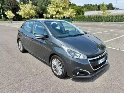 Usata Peugeot 208 82 CV (60 kW) 2017 Grigio Utilitaria