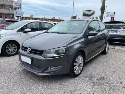 Usata VW Polo Highline 90 CV (66 kW) 2010 Grigio Utilitaria
