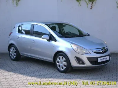 Używany Opel Corsa 84 KM (61 kW) 2011 Srebrny Hatchback