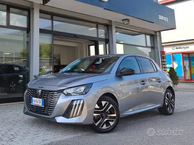 Usata Peugeot 208 Allure 101 CV (74 kW) 2025 Grigio Utilitaria
