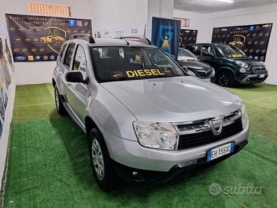 Usata Dacia Duster Lauréate 90 CV (66 kW) 2011 Grigio SUV
