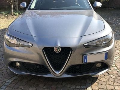 Usata Alfa Romeo Giulia 180 CV (132 kW) 2018 Grigio Berlina