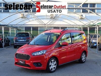 Usata Ford Tourneo Courier 75 CV (55 kW) 2019 Gr3a rosso shiraz metallizzato Monovolume