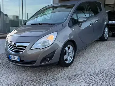 Usata Opel Meriva Cosmo 120 CV (88 kW) 2010 Giallo Monovolume