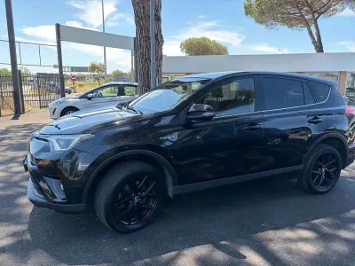 Usata Toyota RAV4 Hybrid 155 CV (114 kW) 2018 Nero SUV