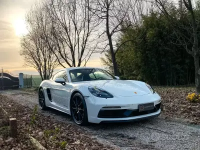 Usata Porsche 718 400 CV (294 kW) 2020