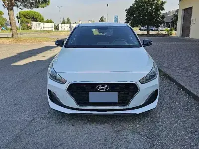 Usata Hyundai i30 110 CV (80 kW) 2018 Bianco Berlina