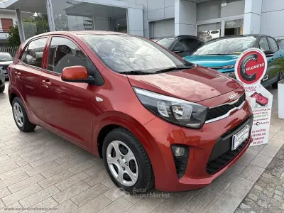 Usata Kia Picanto Urban 67 CV (49 kW) 2023 Rosso Utilitaria
