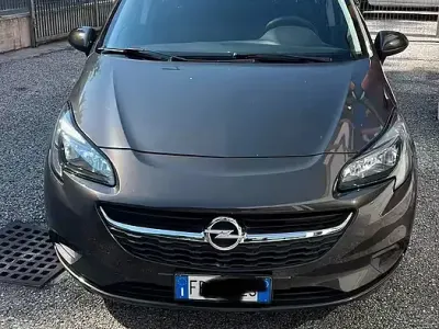 Usata Opel Corsa 90 CV (66 kW) 2015 Marrone Utilitaria