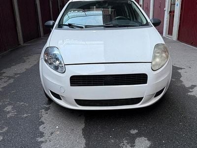 Usata Fiat Grande Punto 75 CV (55 kW) 2007 Bianco Utilitaria