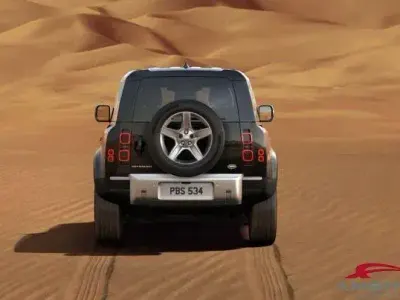 Usata Land Rover Defender SE 250 CV (183 kW) 2023 Nero metallizzato SUV