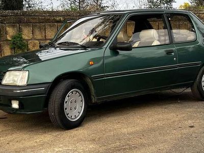 Peugeot 205